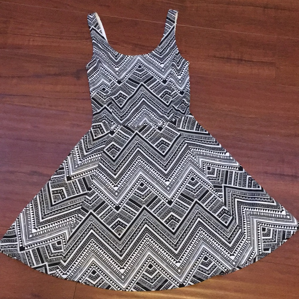 Dress with a black and white design
